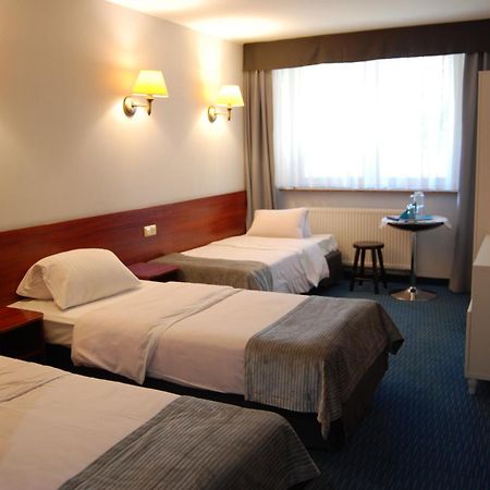 Amigo Hotel Сулеювек Екстер'єр фото
