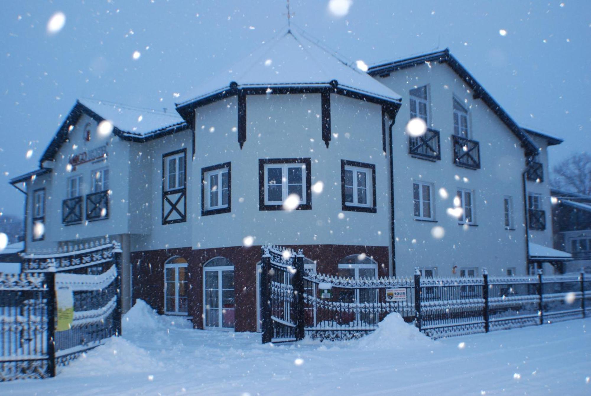 Amigo Hotel Сулеювек Екстер'єр фото
